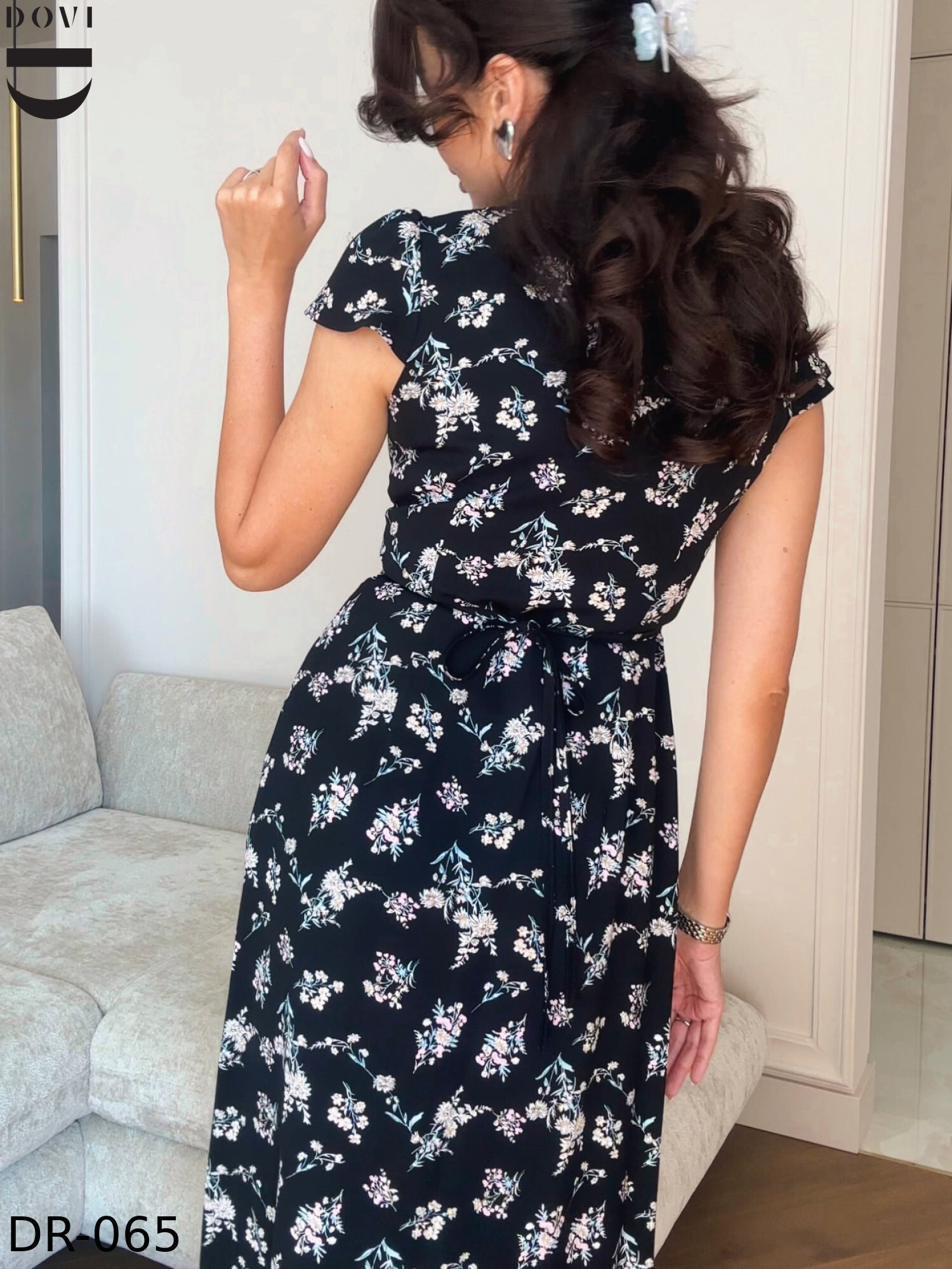 short-sleeve-dress-with-belt-flower-print-black-3-1500×2000