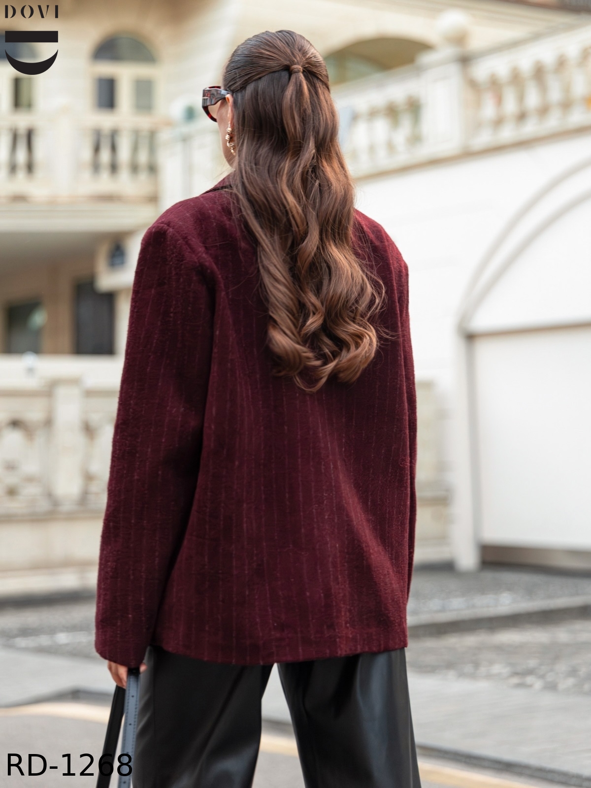 bordovyy-pidzhak-v-stile-oversayz-v-polosku-76288-3